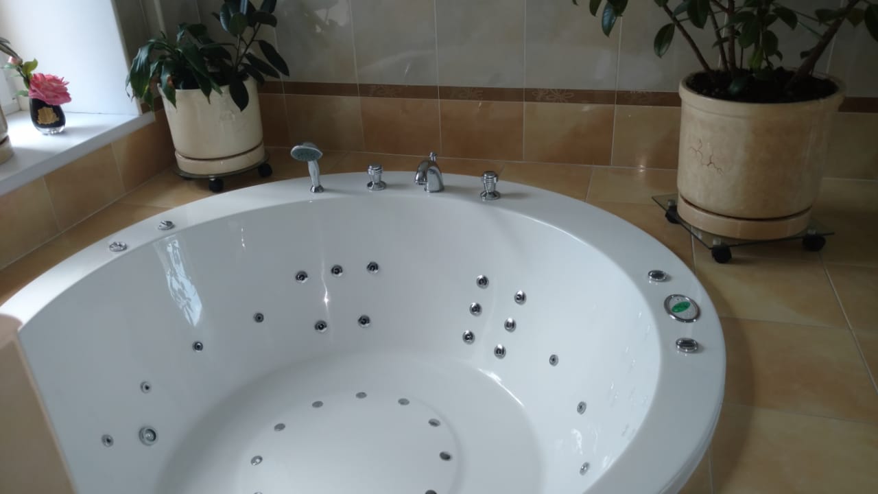 Установка акриловой ванны